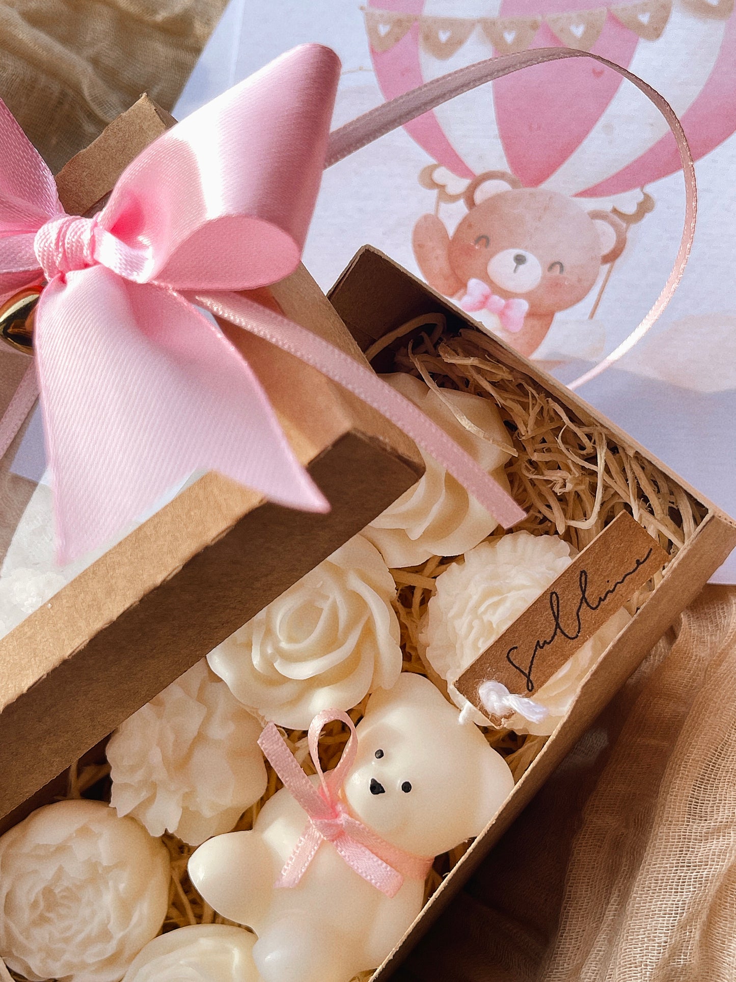 Coffret Perfumado Pequeno Urso | Vela Decorativa e Wax Melts n°02 Sublime - Lírio dos Balcãs