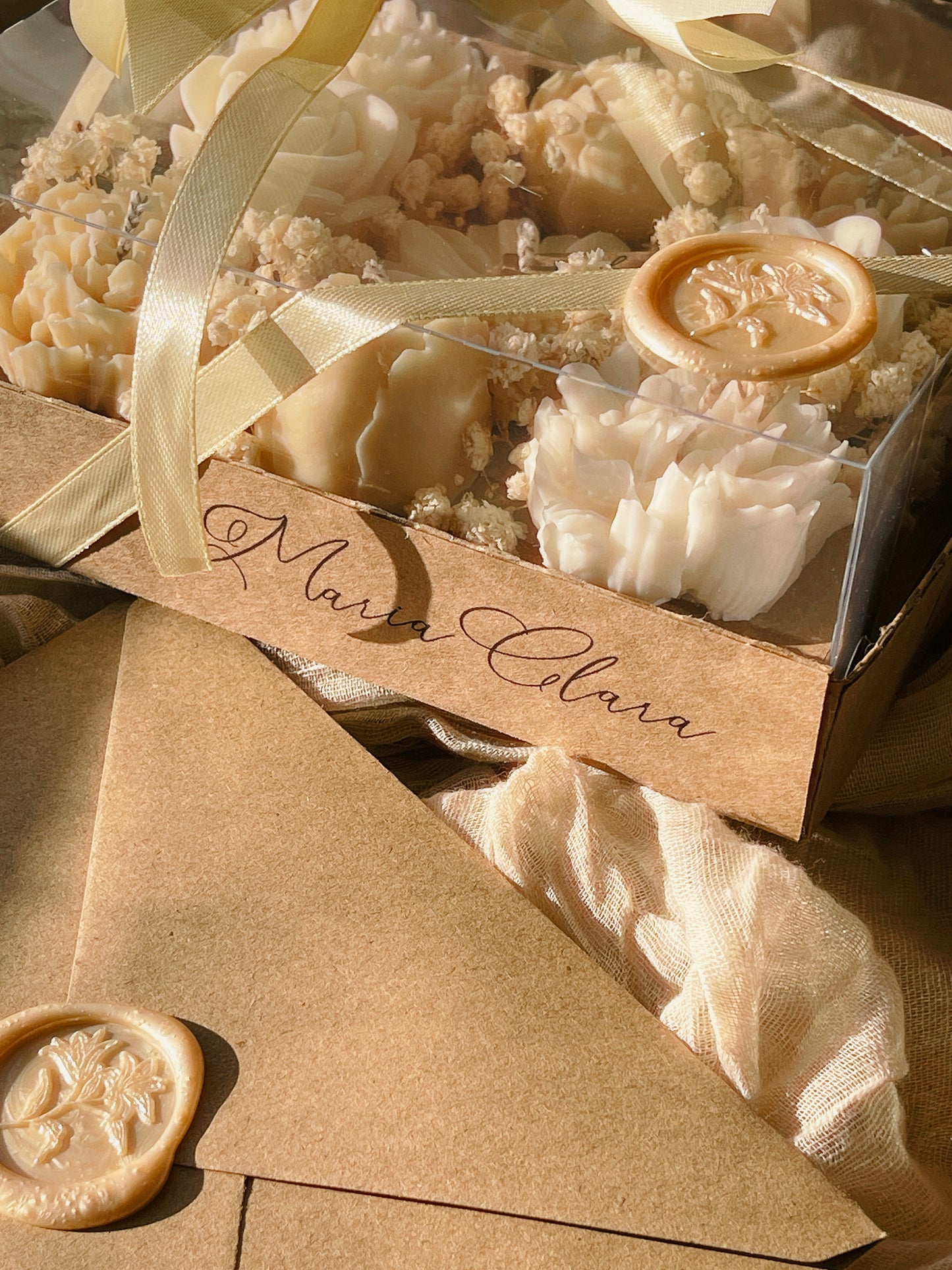 Arranjo de Velas e Flores Eternas – Presente Personalizado para Madrinhas, Noivas, Aniversariantes, Mães e Avós
