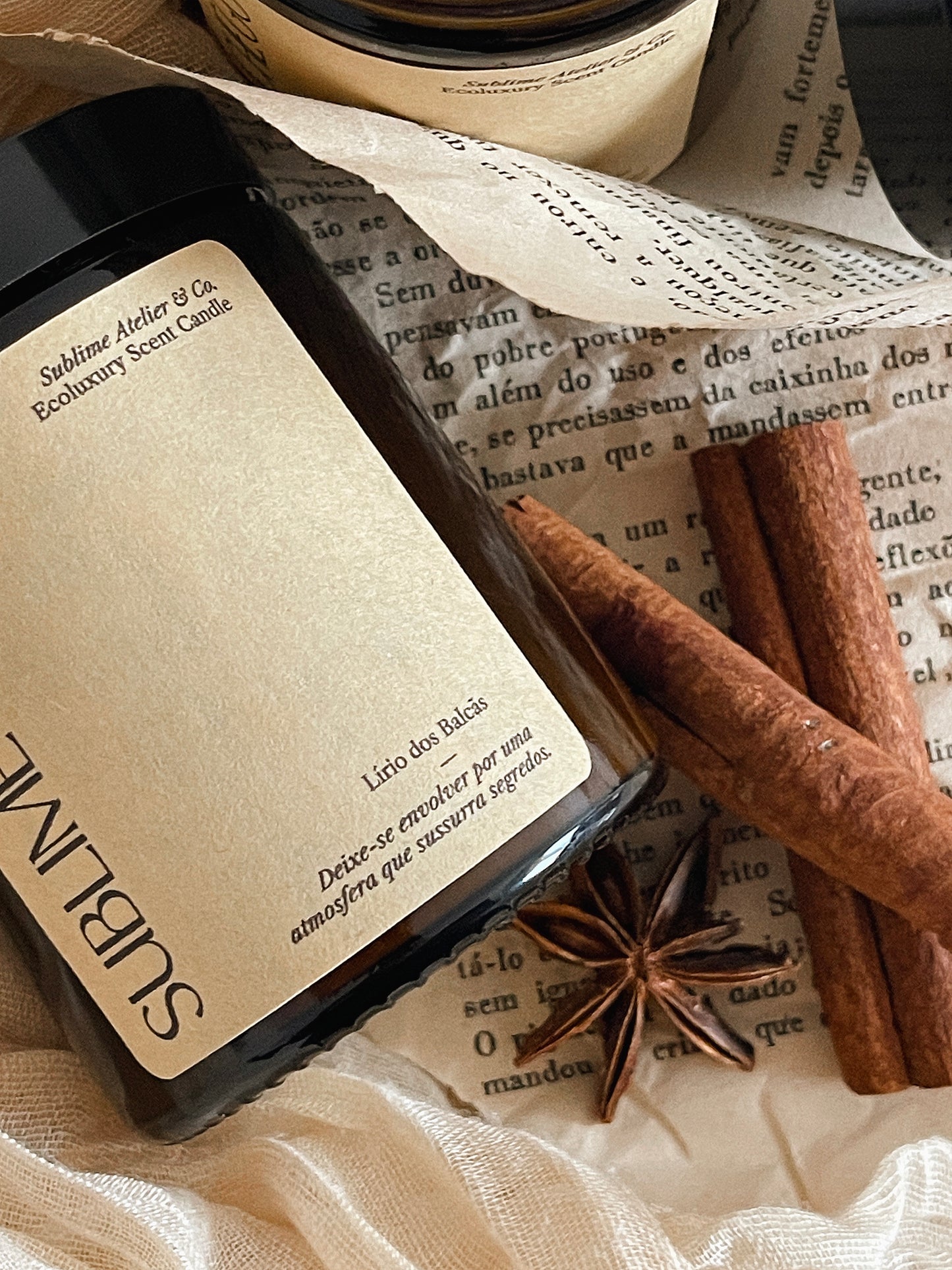 Vela Perfumada Artesanal 180g | n°02 Sublime - Lírio dos Balcãs
