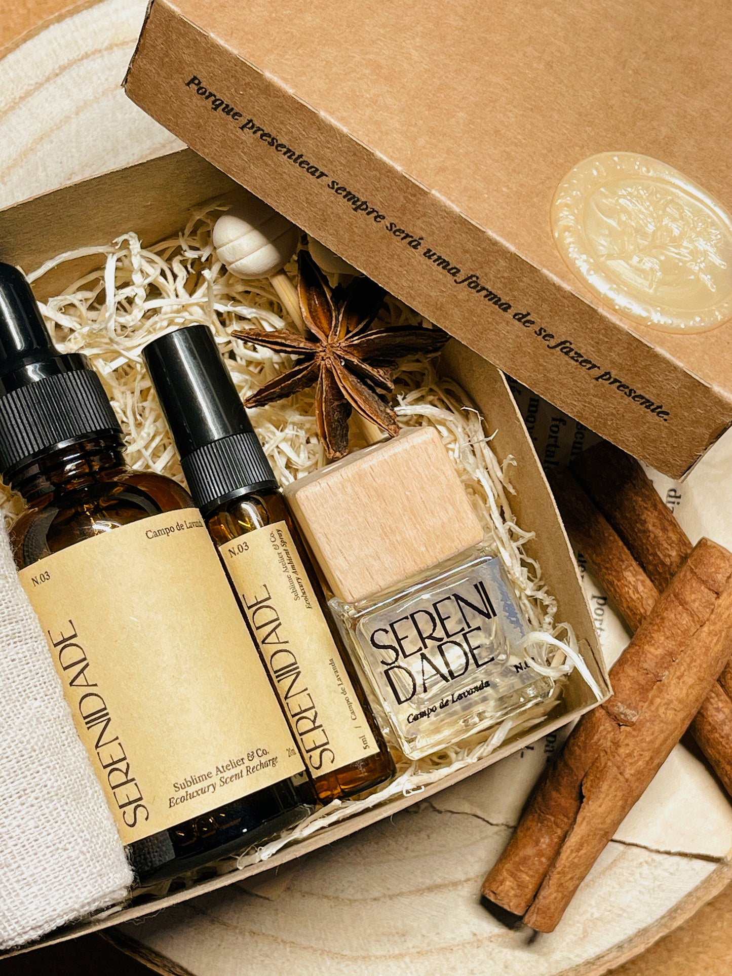 Coffret Aromático para Carro – Difusor de Varetas, Refil e Perfume de Ambiente | n°03 Serenidade - Campo de Lavanda