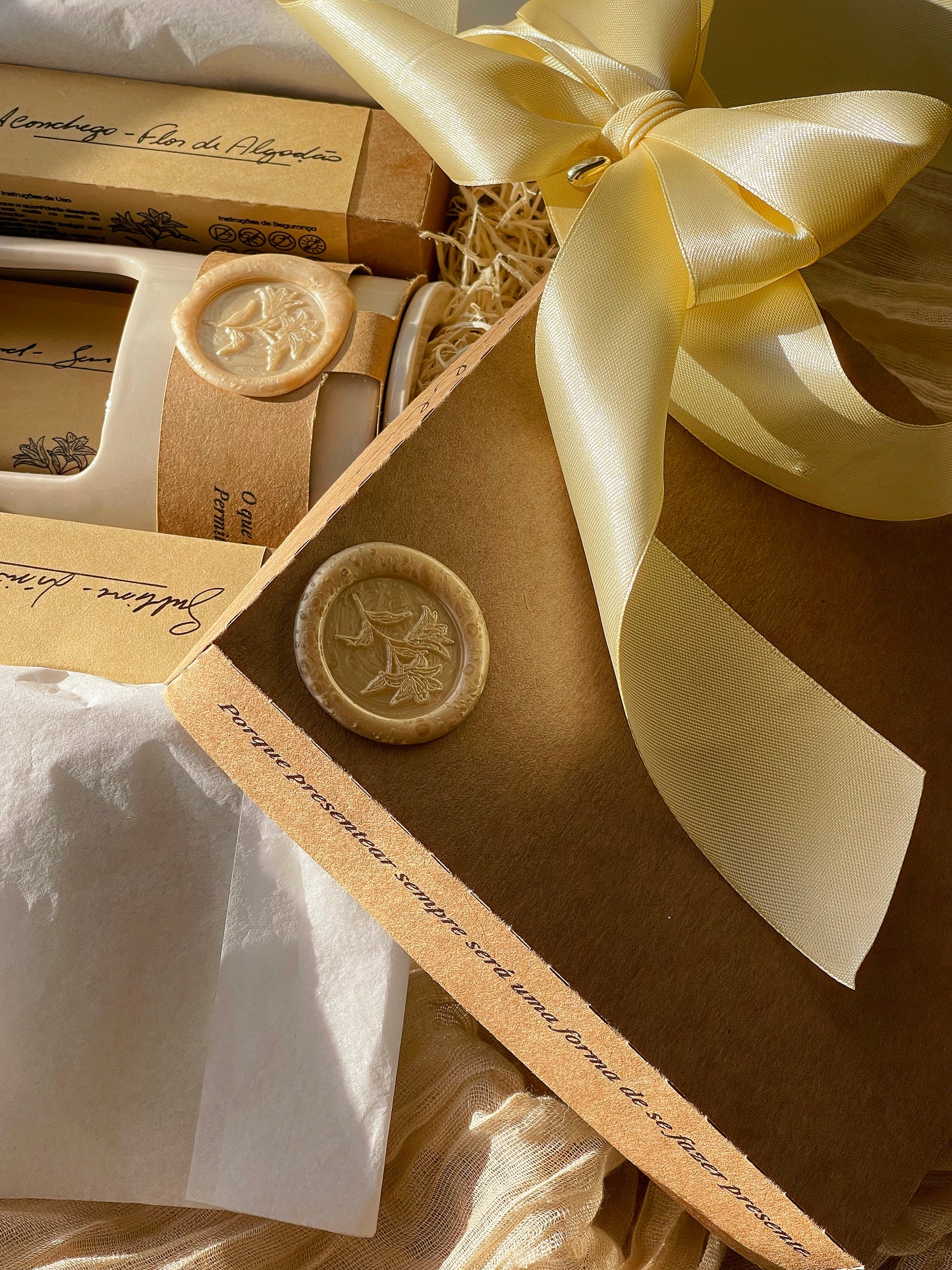 Coffret Personalizado de Wax Melts - Queimador, 2 Fragrâncias de Wax Melts e Tealights (Últimas Unidades)