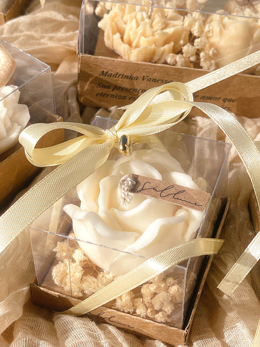 Vela Decorativa Rosa Plissada em Cúpula de Presente