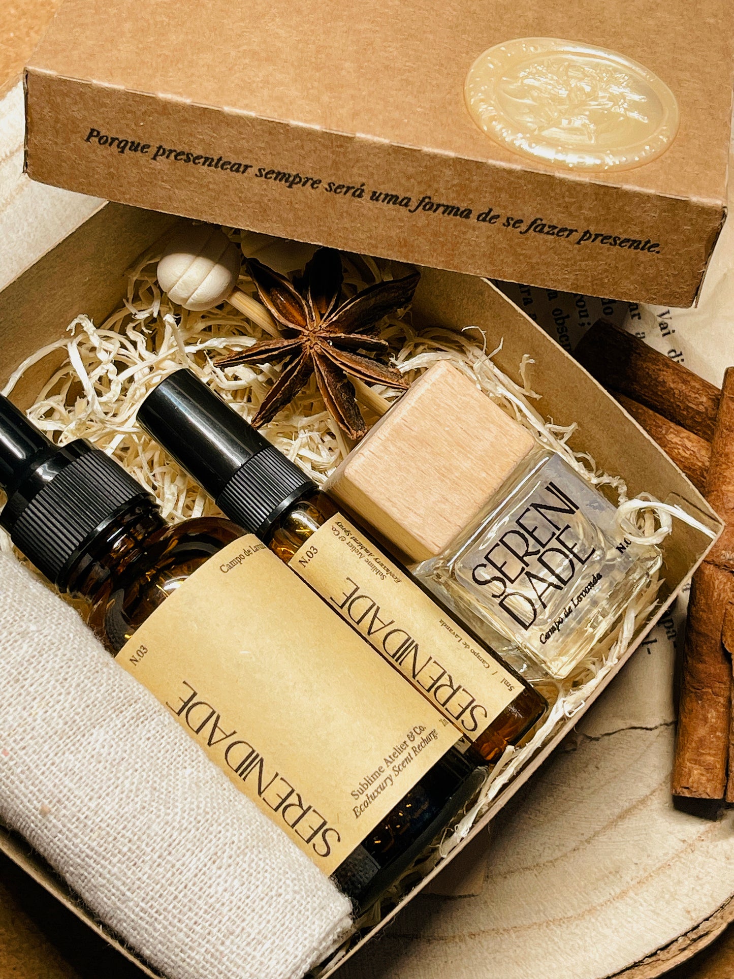 Coffret Aromático para Carro – Difusor de Varetas, Refil e Perfume de Ambiente | n°03 Serenidade - Campo de Lavanda