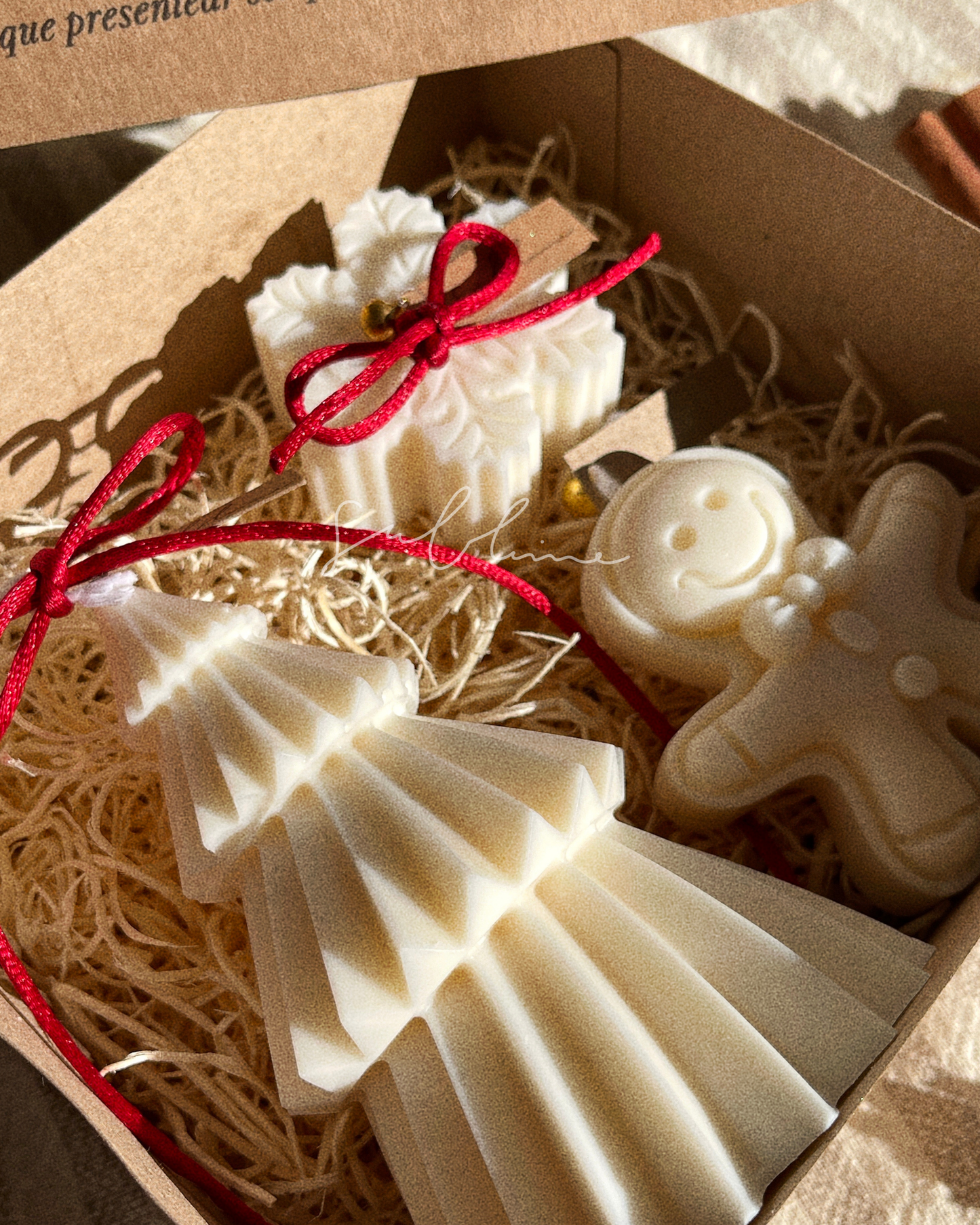 Coffret de Natal - Trio de Velas: Pinheiro, Gingerbread e Floco de Neve Delicado