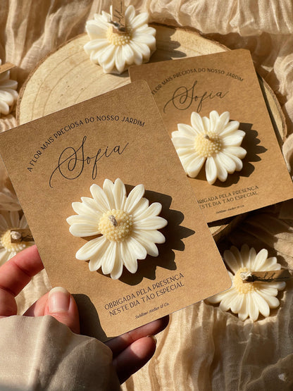 Vela Decorativa Margarida com Cartão Personalizado - Lembranças para Aniversários, Celebrações e Profissões de Fé
