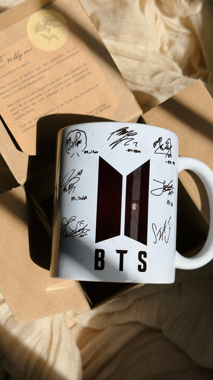 Caneca Clássica BTS Personalizada