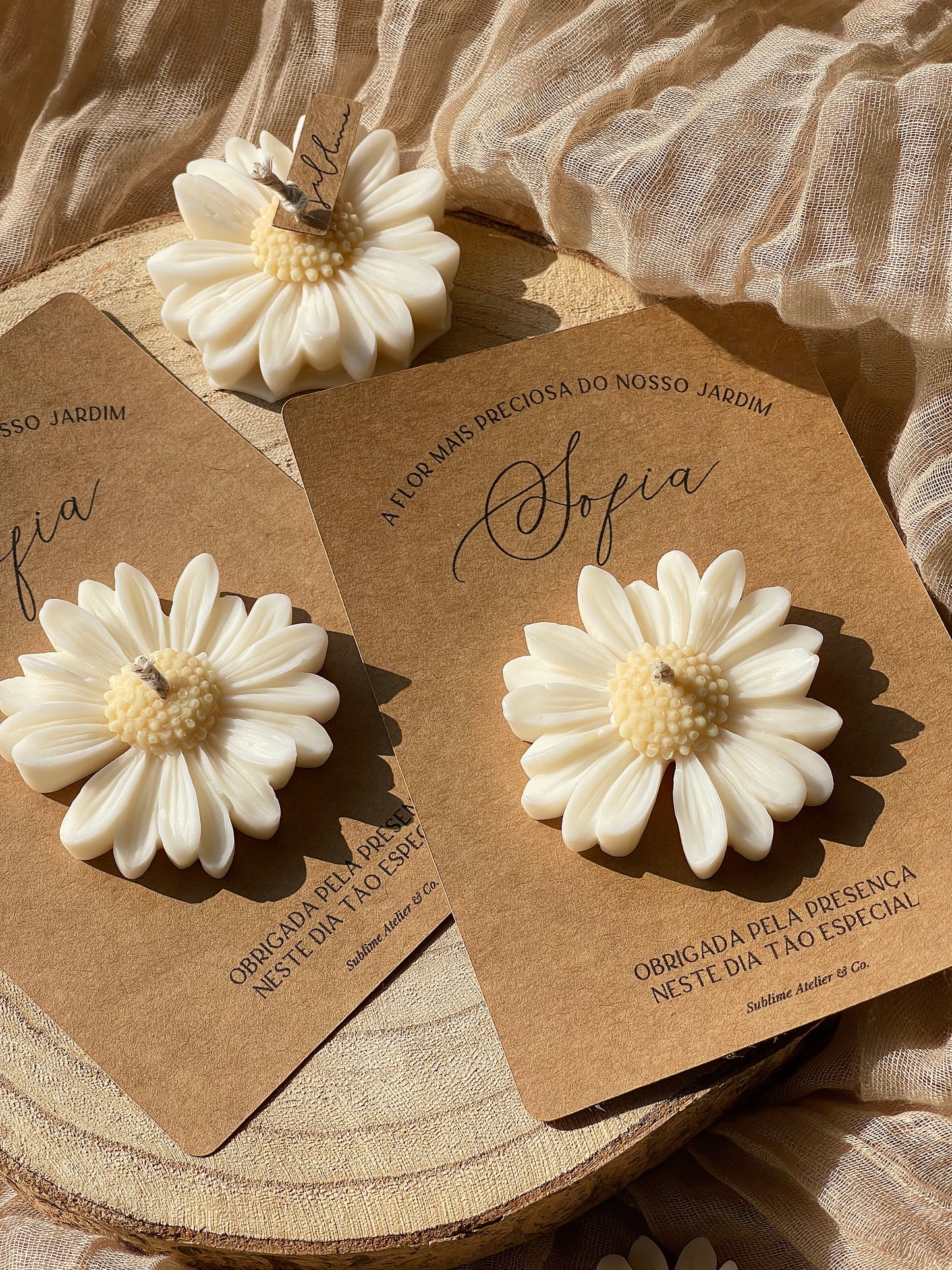 Vela Decorativa Margarida com Cartão Personalizado - Lembranças para Aniversários, Celebrações e Profissões de Fé